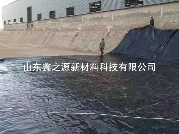 黑膜沼氣池使用過程中出現(xiàn)廢渣該如何處理？